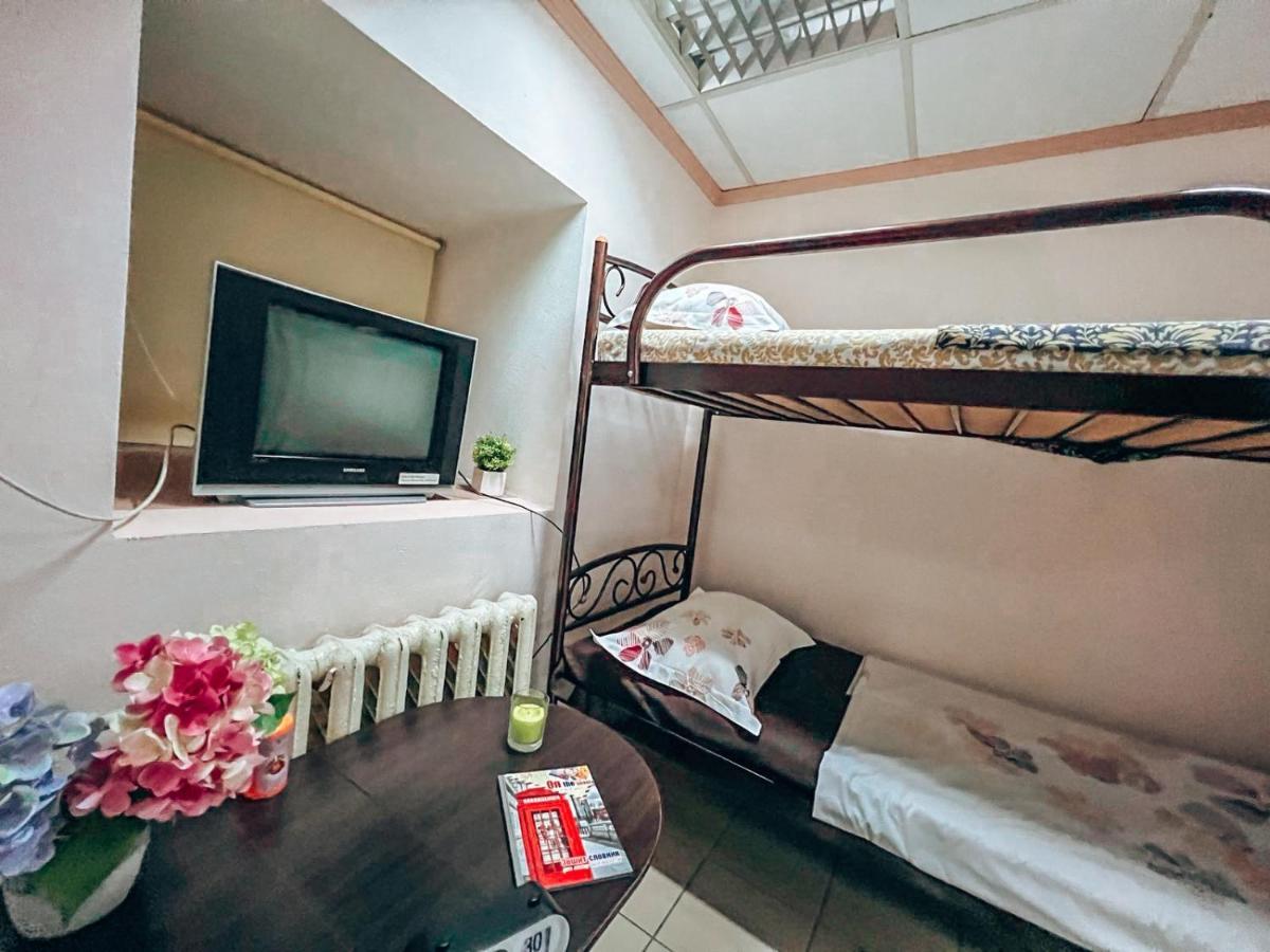 Guest House On Saksahanskoho Street Киев Екстериор снимка