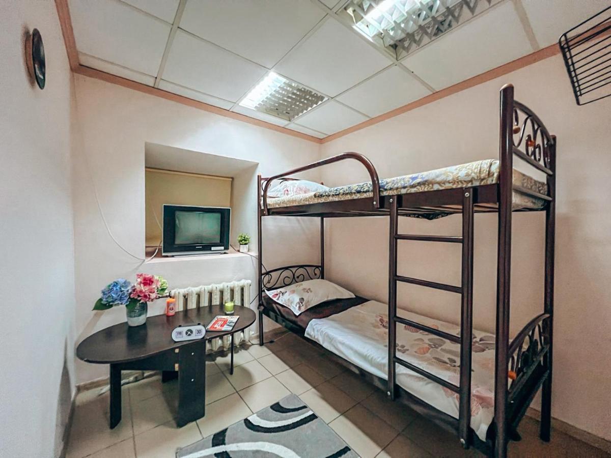 Guest House On Saksahanskoho Street Киев Екстериор снимка