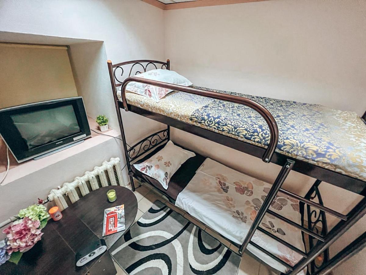 Guest House On Saksahanskoho Street Киев Екстериор снимка