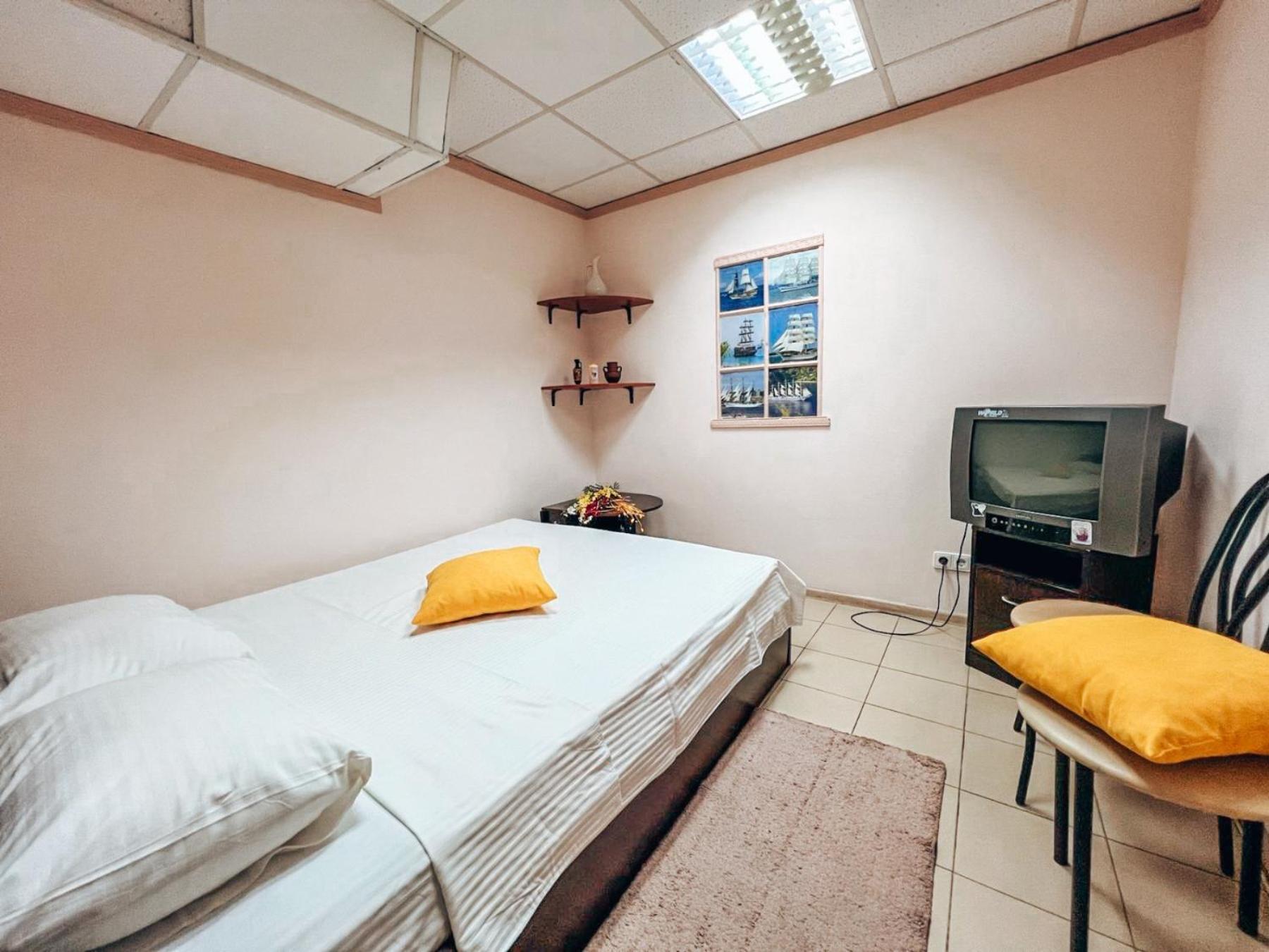 Guest House On Saksahanskoho Street Киев Екстериор снимка