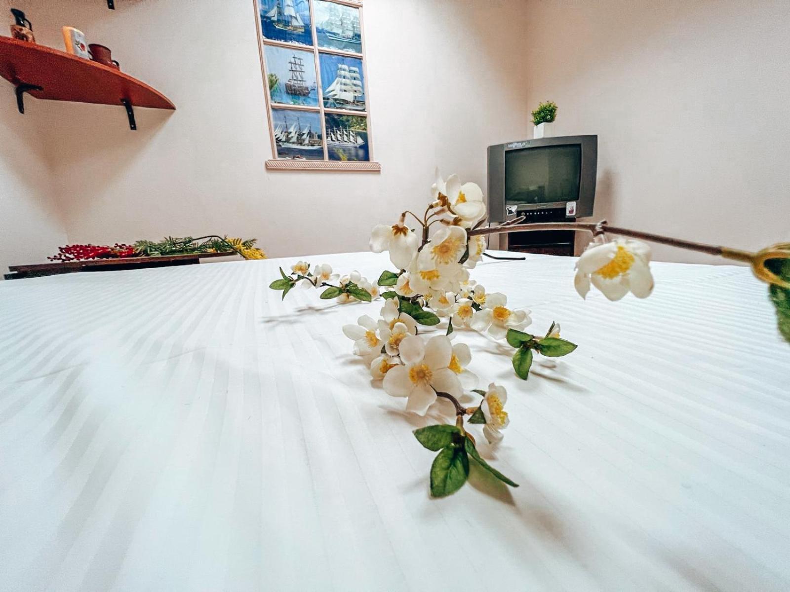 Guest House On Saksahanskoho Street Киев Екстериор снимка