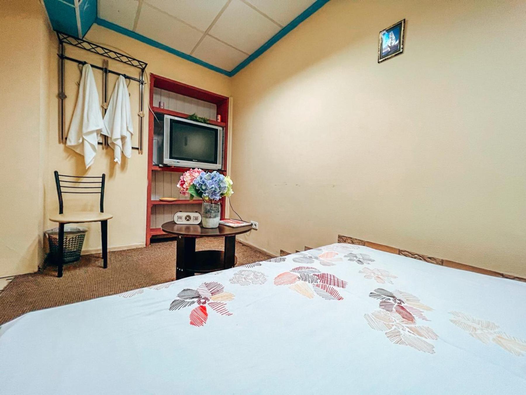 Guest House On Saksahanskoho Street Киев Екстериор снимка