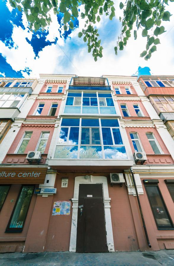 Guest House On Saksahanskoho Street Киев Екстериор снимка